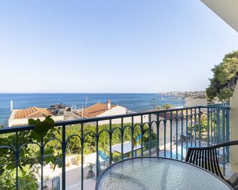 Agia Markella - Vrontádos - Balcón