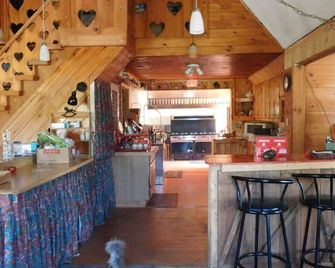 No View Farm - Rumford - Bar