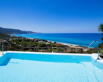 Bv Kalafiorita Resort - Zambrone - Pool