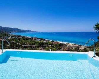 Bv Kalafiorita Resort - Zambrone - Басейн