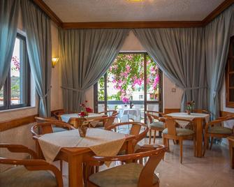 Fevro Hotel - Agia Galini - Restaurante