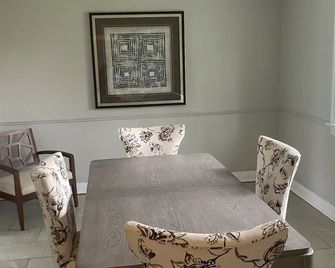 Charming Ridgeway Cottage - Fort Erie - Comedor