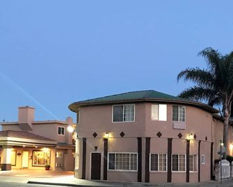 Signature Inn Merced Yosemite Parkway - Merced - Bygning