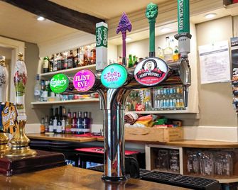 The Coach House at The Pheasant - Halstead - Бар