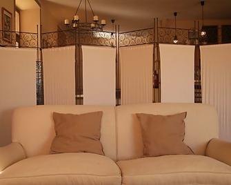 Hotel Villa Maria - Fuentes de Béjar - Sala de estar