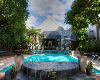 City Lodge Sandton, Katherine Street - Sandton - Uima-allas