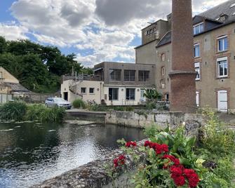 Charming loft in a mill on the banks of the Loir - Châteaudun - Budova