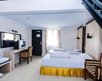 villa grand orri berastagi - Berastagi - Спальня