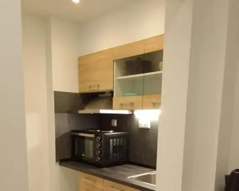 Domus Apartment - City Center - Veria - Kitchen