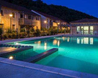Vacanceole - Residence Le Clos Du Rocher - Les Eyzies-de-Tayac-Sireuil - Pool