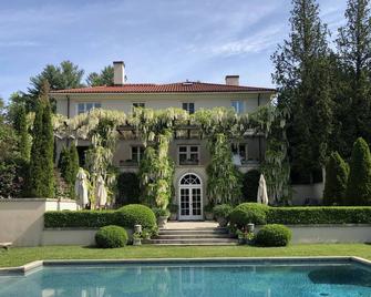 Morning Face - Berkshire estate with heated pool, views and privacy. - Richmond - Building