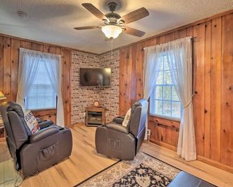 Cozy Knoxville Getaway about 8 Mi to Downtown! - Knoxville