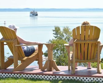 Motel et Chalets Bo-Fleuve Evangeline - Saint-Siméon - Balcony