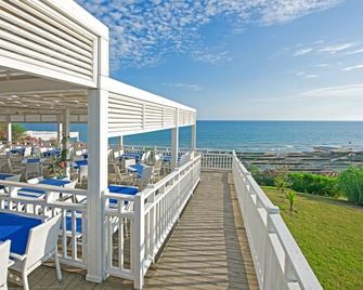 Can Garden Resort - Side - Balcón