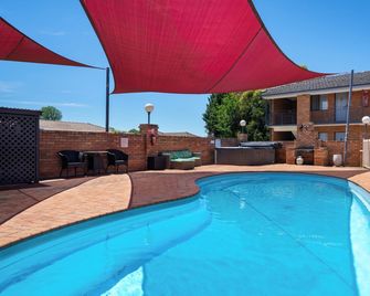 Ben Chifley Motor Inn - Bathurst - Pool