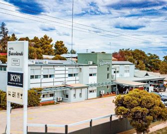 Gracelands Parkes - Parkes - Piscina