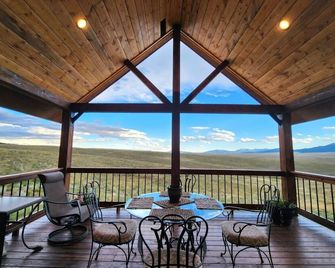 Magnificent Cabin views of Sangre De Cristo Mountain Range & Wet Mountain Valley - Westcliffe - Balcony
