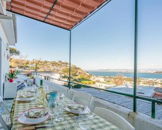 2 Bedroom Nice Apartment In Ischia - Ischia - Balcon