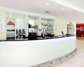 Travelodge Milton Keynes at The Hub - מילטון קיינס - בר