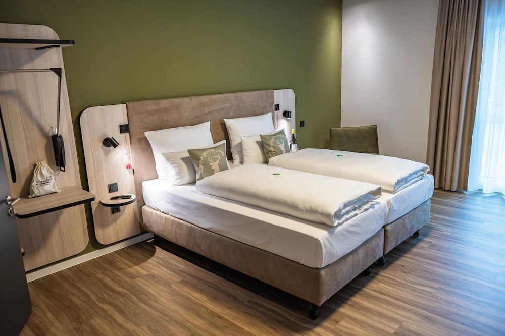 Platzhirsch Living - Kelsterbach - Schlafzimmer