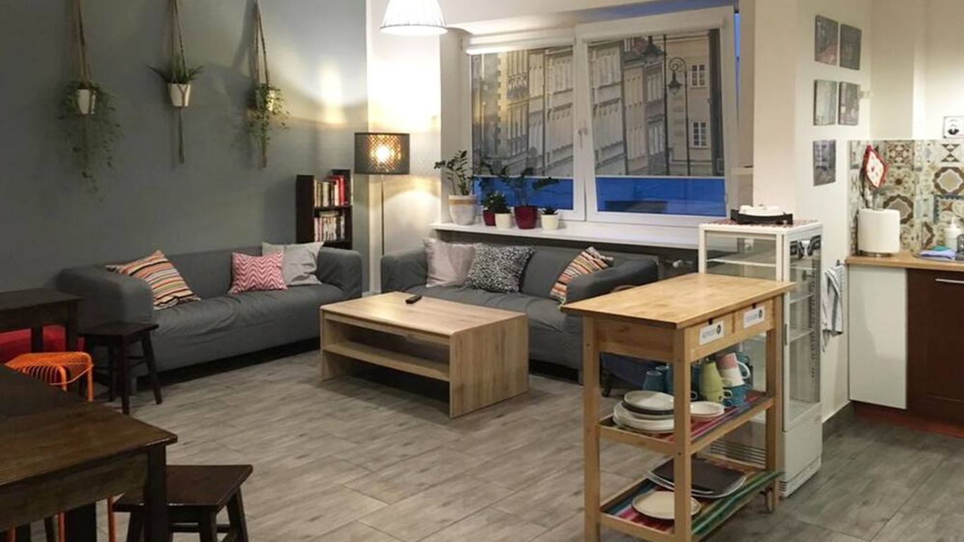 Hostel Helvetia Rooms Warsaw City Center And Old Town