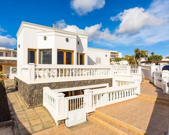 Villa Ramos Dos - Four Bedroom Villa, Sleeps 8 - Puerto Calero - Gebäude