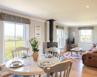 Luxury Apartment With Stunning Views - Padstow - Dining room
