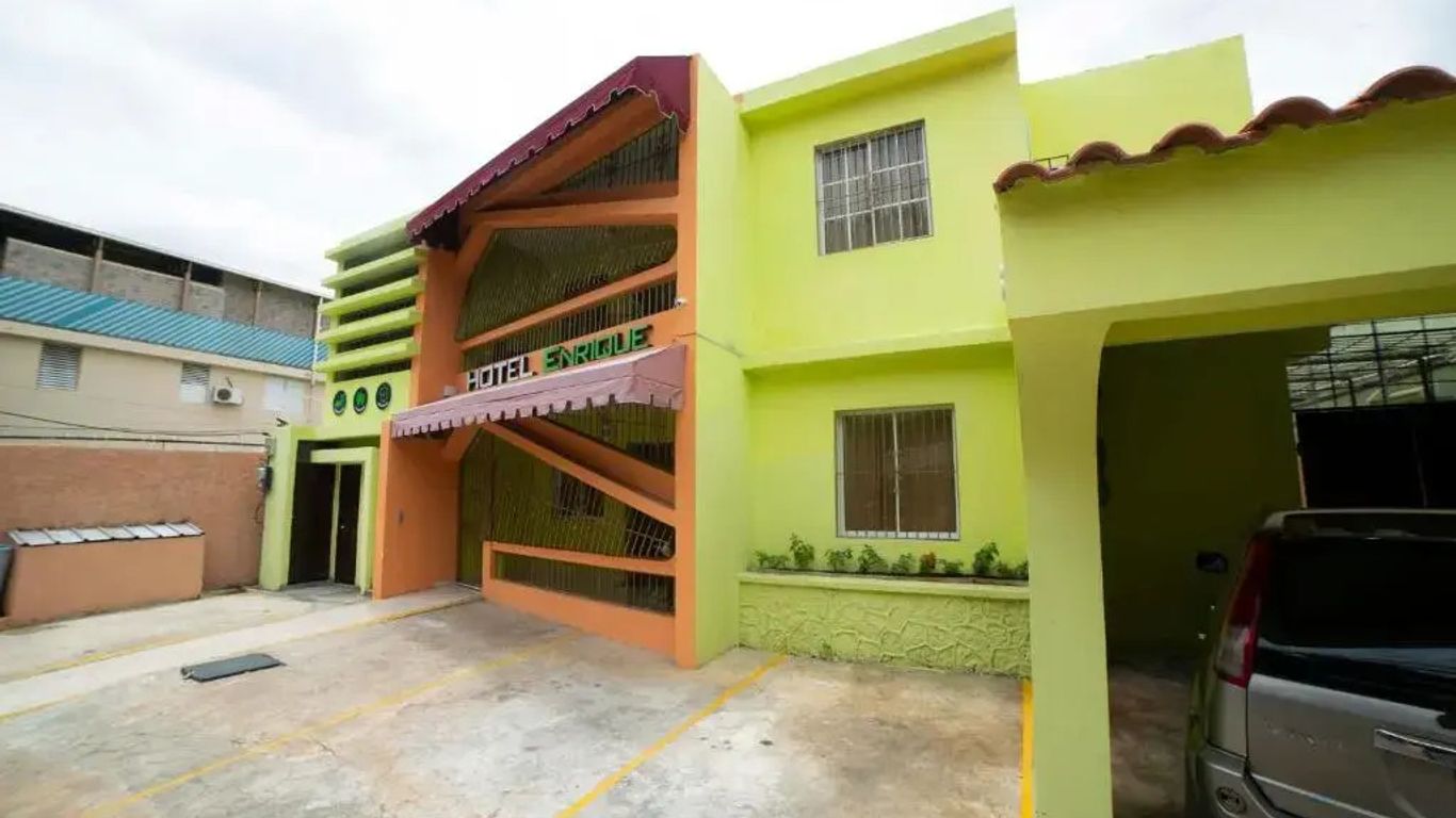 Hotel Enrique I Gazcue, Bed and Breakfast