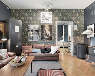 OW, by A&J - Familj & Bilen & Hunden - Liseberg & Avenyn! - Gothenburg - Living room