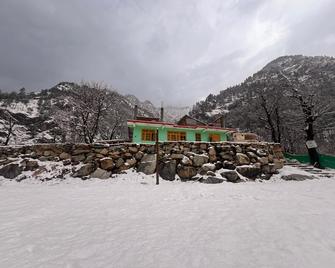 Ohana cafe & homestay - Kasol - Building