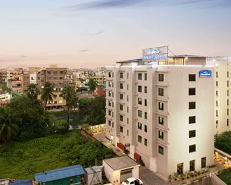 Howard Johnson by Wyndham Kolkata - Kolkata - Building