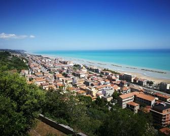 La Dolce Vallata - Massignano - Playa