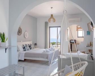 Pefkides Aegina Boutique Apartments - Aegina - Bedroom