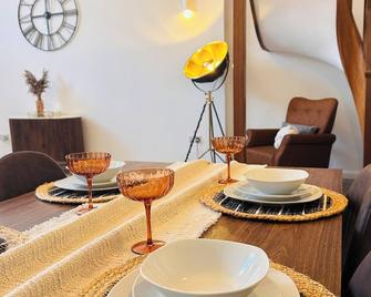 St Mary's Mews - Truro - Dining room