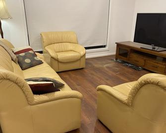44 Aspect - Doreen - Living room