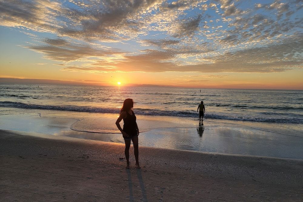 Spectacular sunsets await! - Indian Rocks Beach - Plaża
