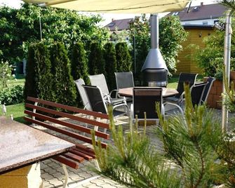 Apartment, living/bedroom - Pension Nr. 13 - פירנה - פטיו