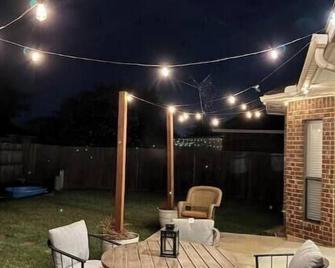 House near the Lake and Turnpike - Yukon - Patio