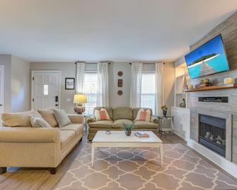 Jan-Feb Month Promo! 3br Townhouse, Walk To Shem Creek. - Mount Pleasant - Living room