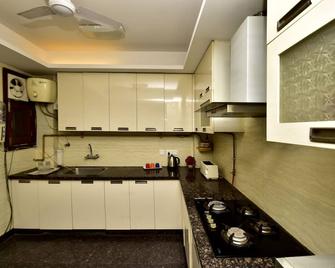 Woodpecker B&B Green - New Delhi - Kitchen