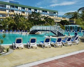 Hotel Punta la Cueva - Cienfuegos - Pool