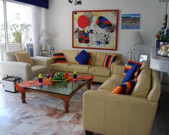 Mismaloya Puerto Vallata, Ocean Front condo #7-405 - Mismaloya - Living room
