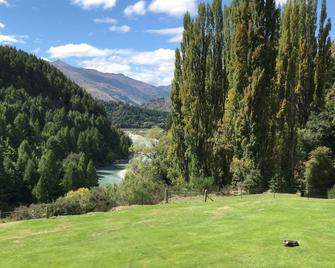 The Canyons B&B - Queenstown - Outdoors view