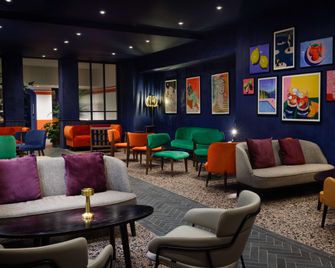 Hilton Cobham - Cobham - Лаунж