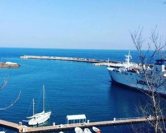 Hotel Isolabella - Ventotene - Camera da letto