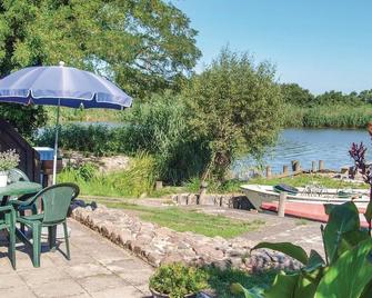Two-Bedroom Holiday Home In Usedom - Usedom - Terasa