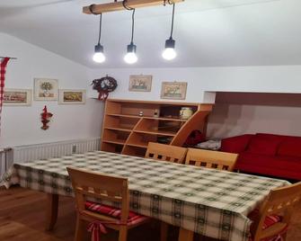 Apartment near St. Kathrein Thermal Spa - Bad Kleinkirchheim - Dining room