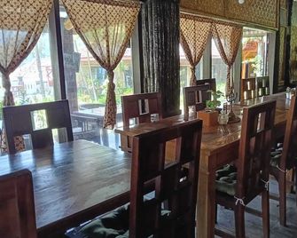 Hotel Yoschi - Probolinggo - Restaurant