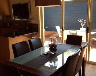 Salt Air on Banyan - ورّنامبول - غرفة طعام