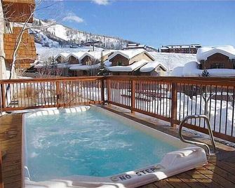 Ski In, Ski Out, Steam Shower in Unit, Outdoor Hot Tub - Steamboat Springs